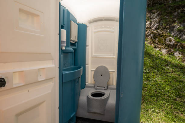 Portable Toilet Rental for Emergency Services in Eastpoint, FL